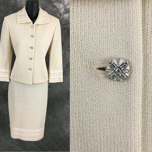 BEAUTIFUL st john evening knit vanilla white jacket NWT skirt suit size 4 6